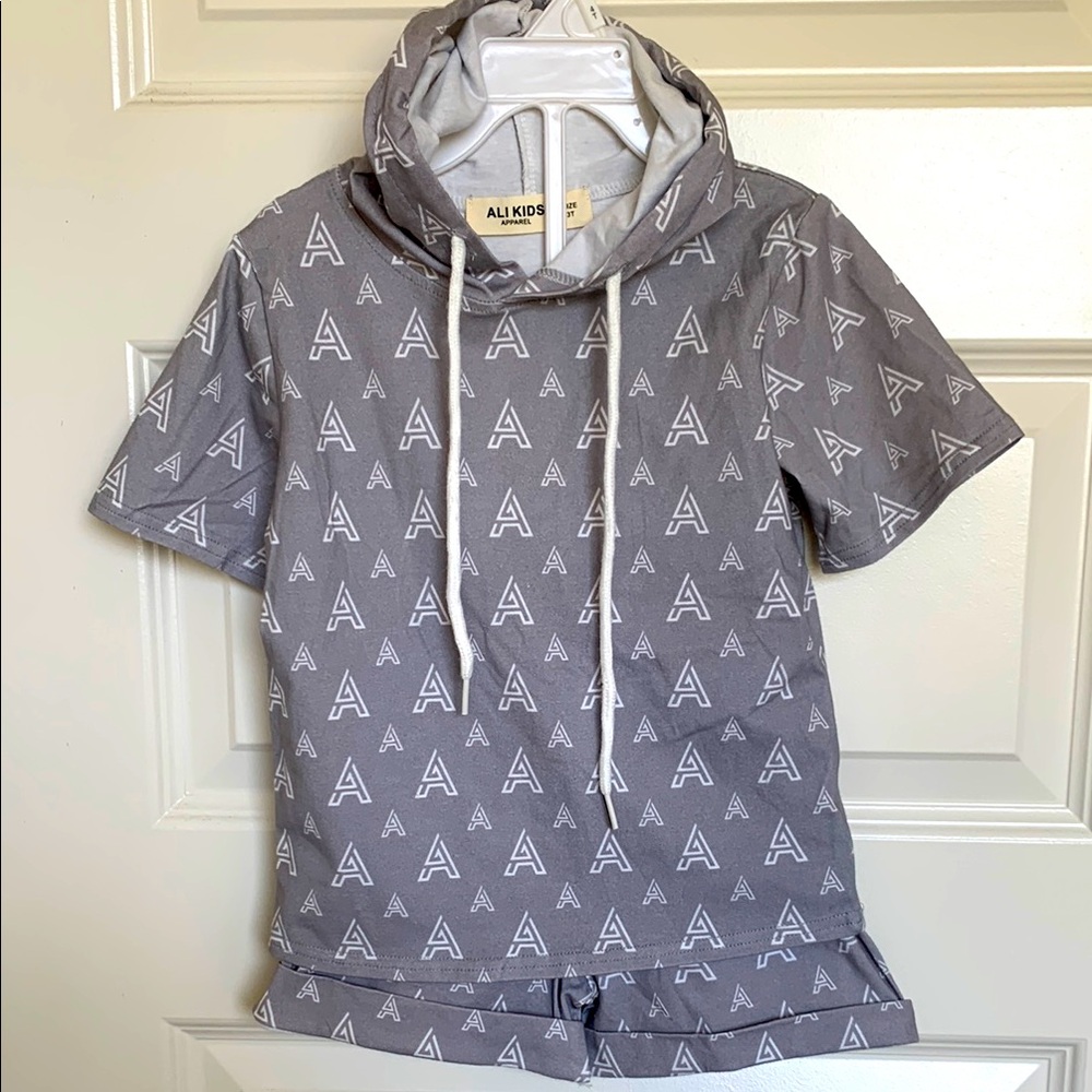 Ali Kids Apparel Gray Hoodie with White Pattern shirt and shorts set